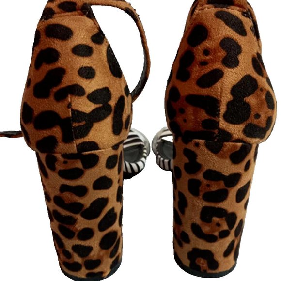 ShoeLAND womans animal Crisscross Strappy 3" Chunky Block Heels Sandals Size 7 - Picture 2 of 4